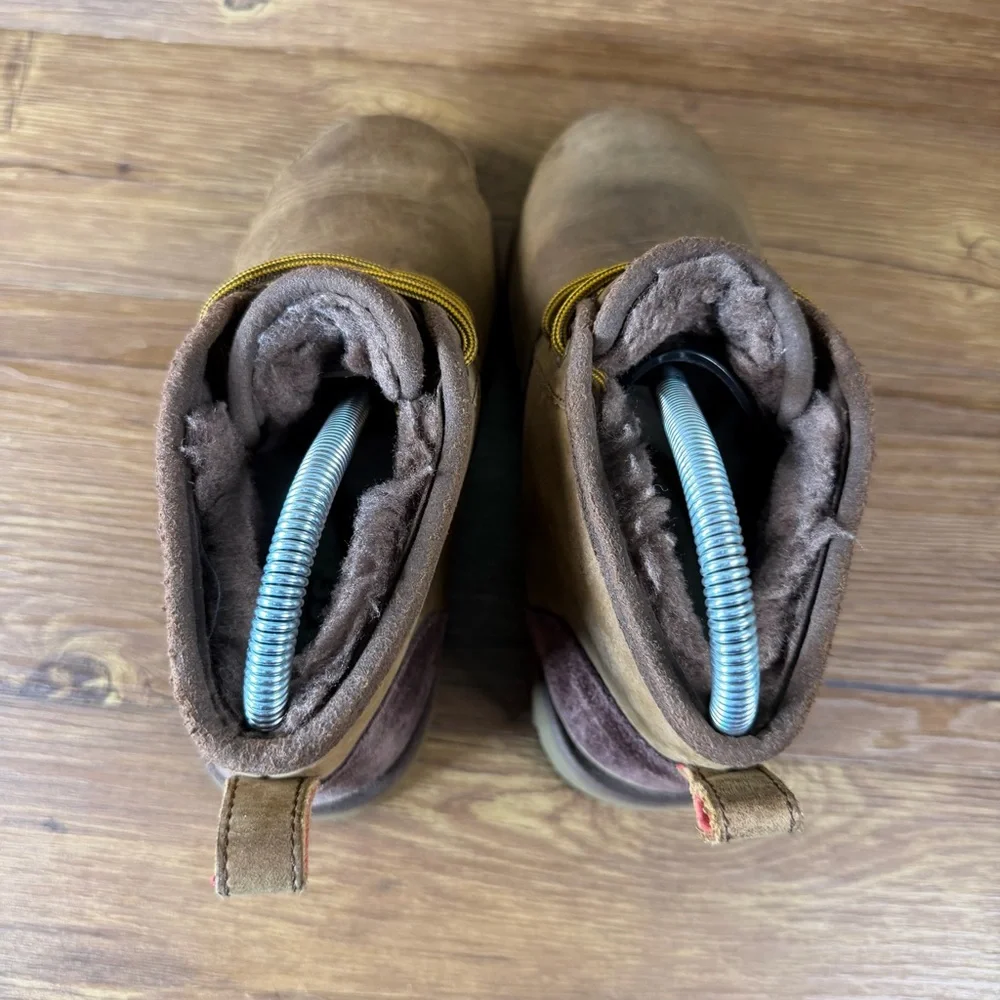 UGG Neumel‎ II Weather Boot Youth Size 4 Leather Winter Shoes Snow Boots